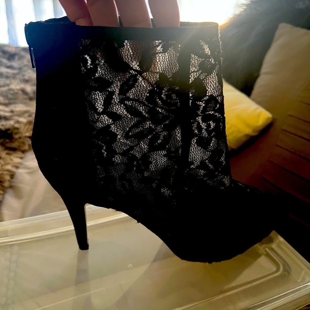 NY&COMPANY Lace ankle boots